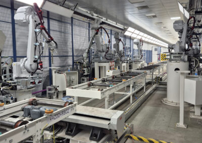 Revamping linea di trasporto con stazioni di sigillatura automatica robotizzata